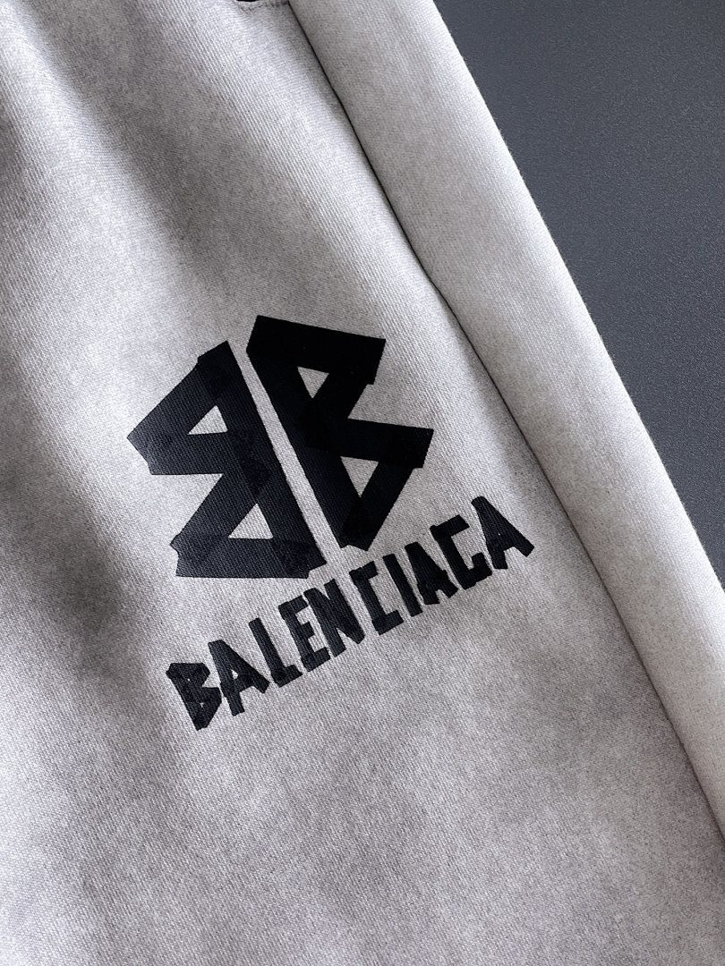 Ba1en*iaga Clothes