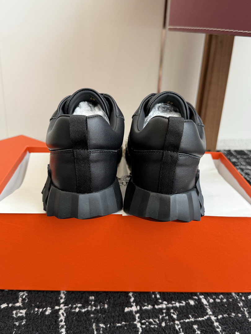H**me5 Sneaker