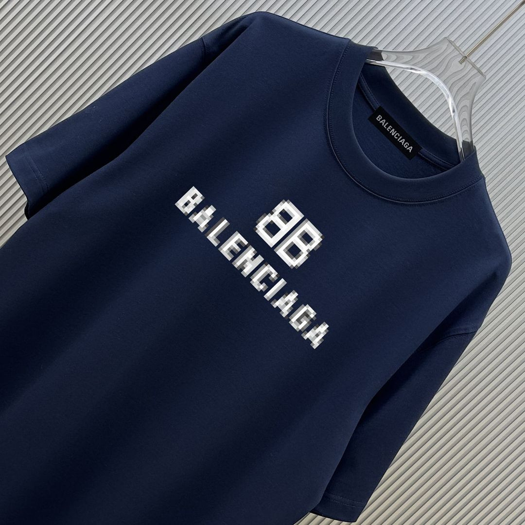 Ba1en*iaga Clothes