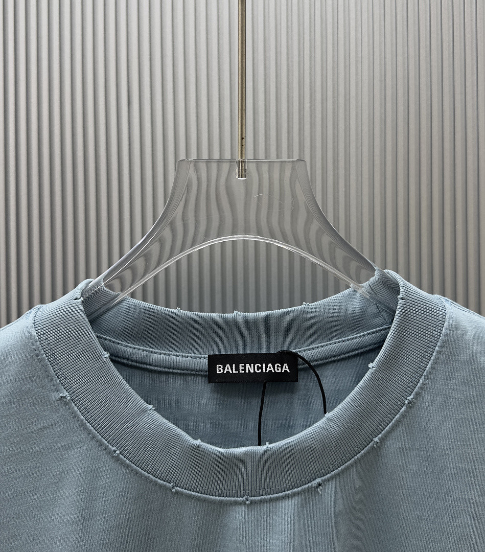 Ba1en*iaga Clothes