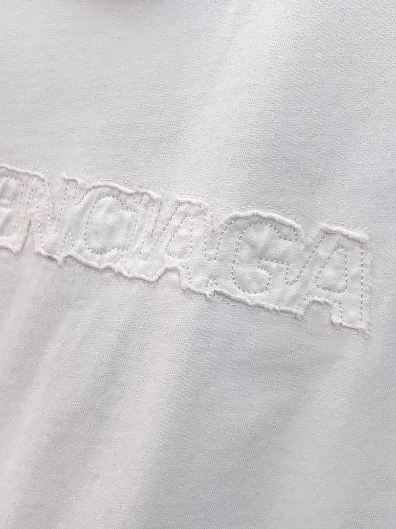 Ba1en*iaga Clothes