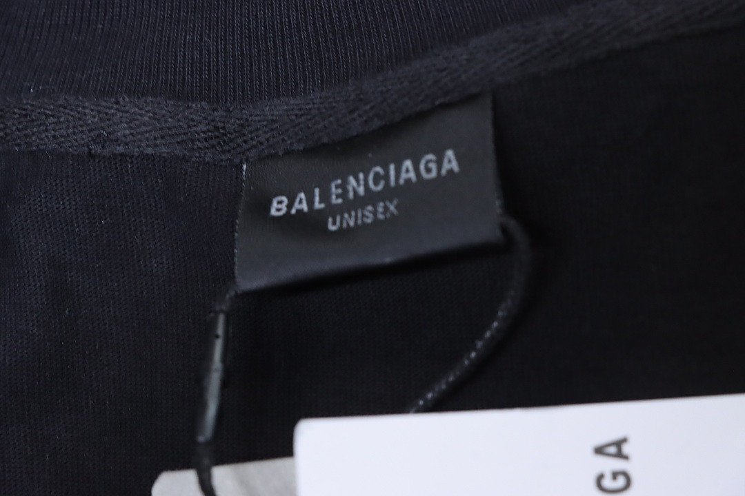 Ba1en*iaga Clothes