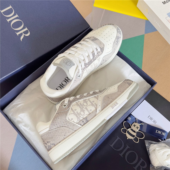 dio* sneaker