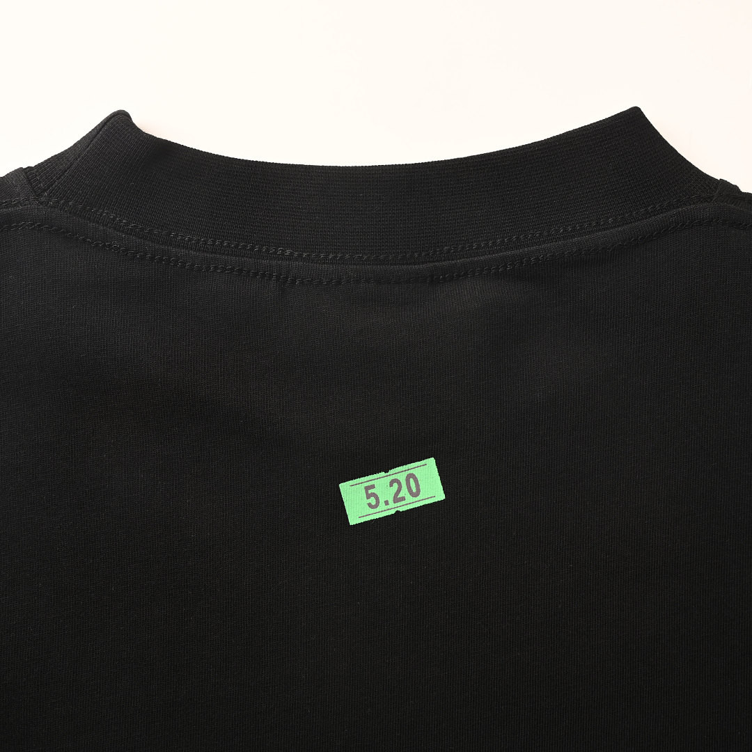 Ba1en*iaga Clothes