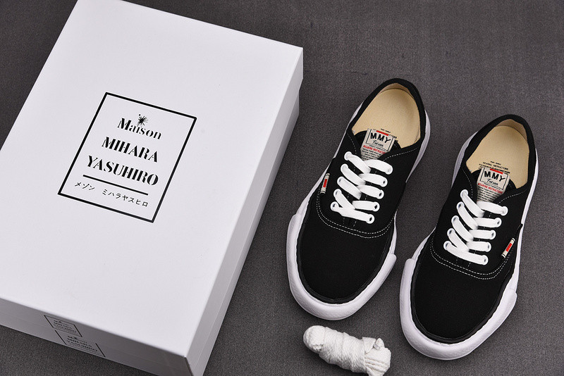 maison mihara yasuhiro sneaker