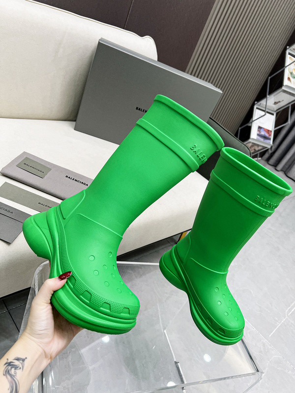 crocs™ boot in green
