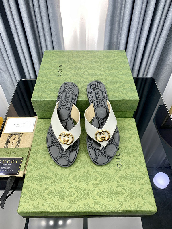 g*u*i sandals
