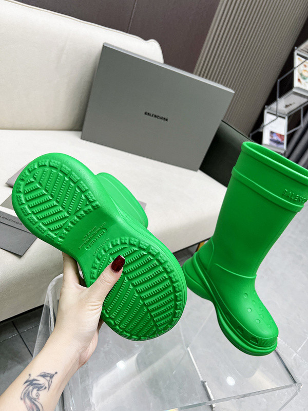 crocs™ boot in green