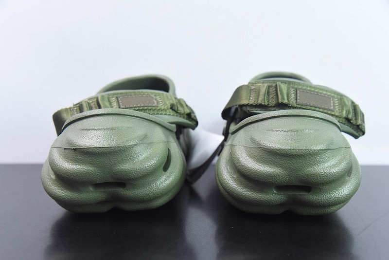 crocs echo clog army green