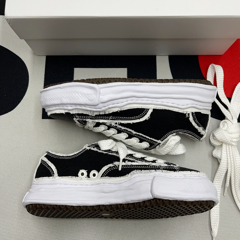 maison mihara yasuhiro sneaker