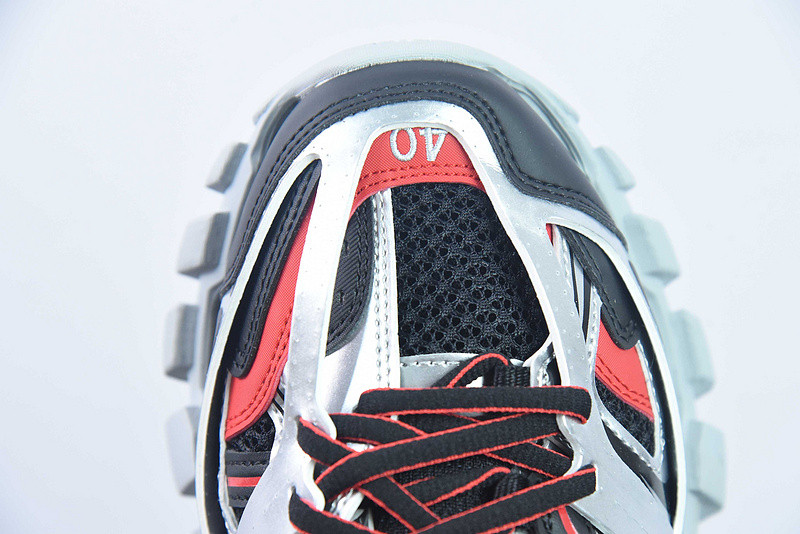 bc track sneaker