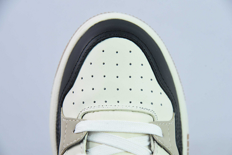 dio* sneaker
