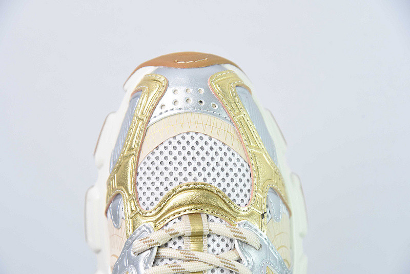 dio* sneaker