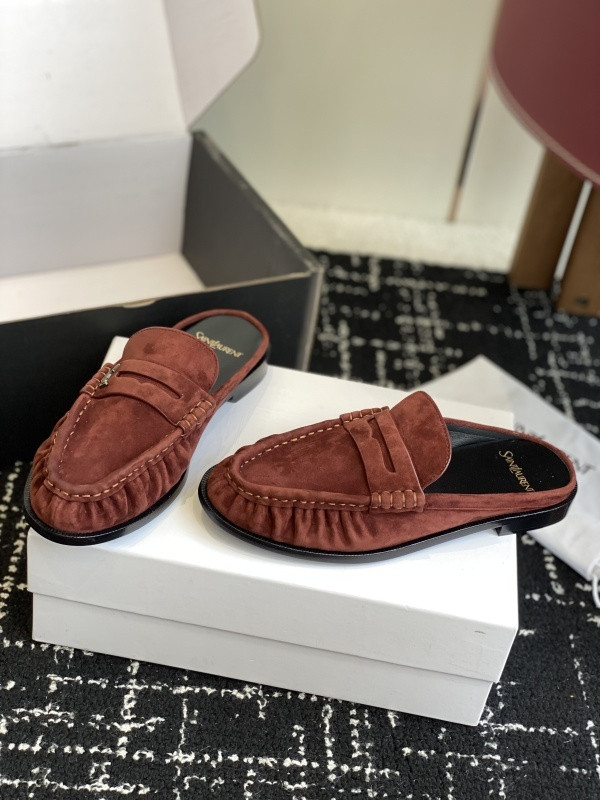 SAINT LAURENT Sneaker