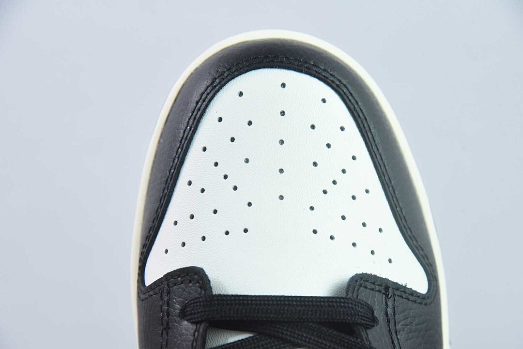 Nike Dunk Low Panda Cherry Charm HQ7487-100