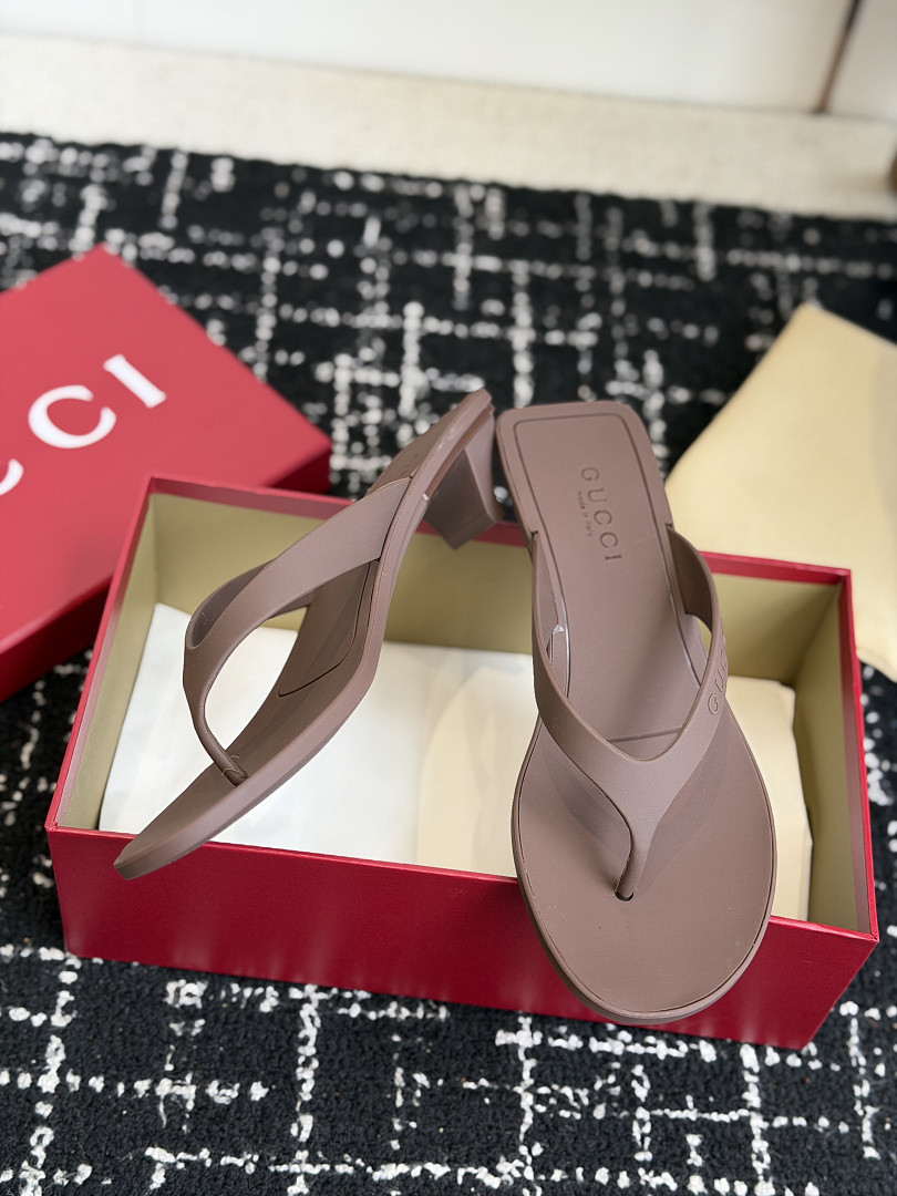 Gvc*1 SANDALS