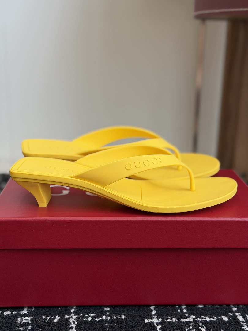 Gvc*1 SANDALS