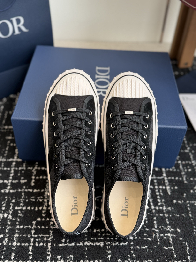DIO* SNEAKER
