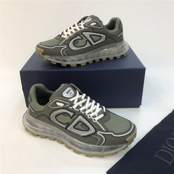 dio* sneaker