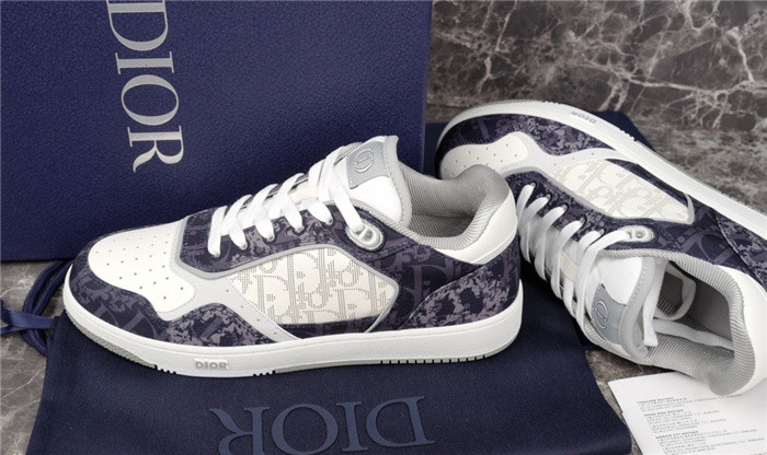 dio* sneaker