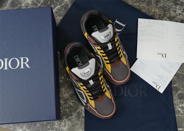 dio* sneaker