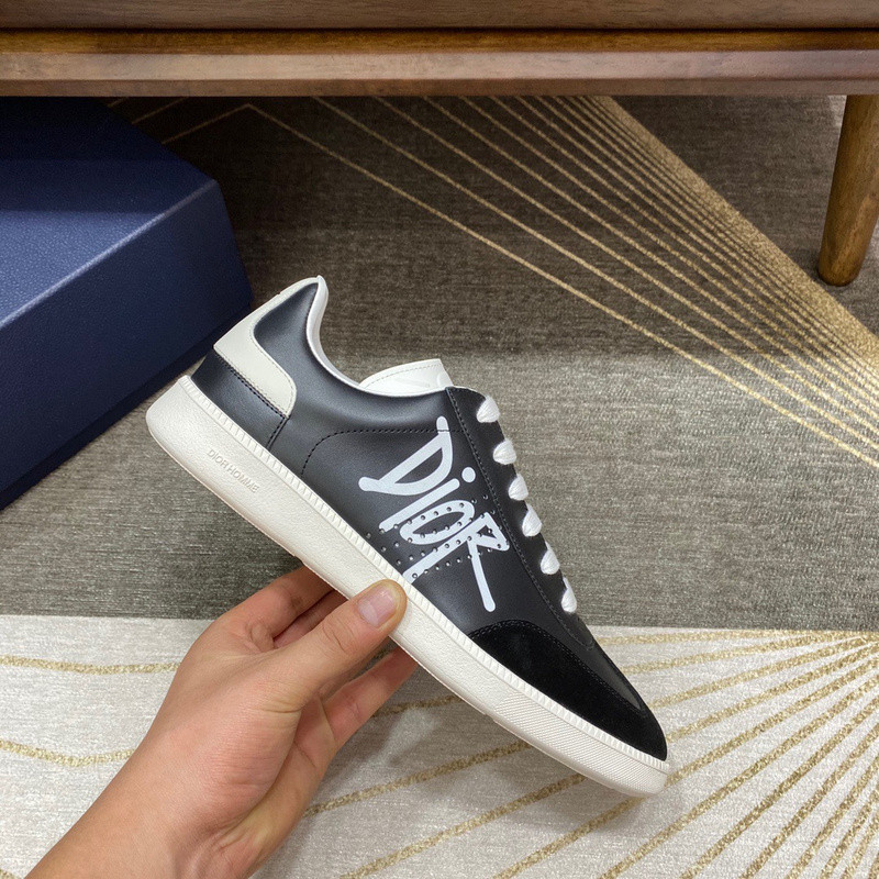 dio* sneaker