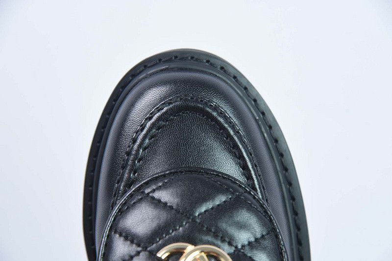Ch*el sneaker