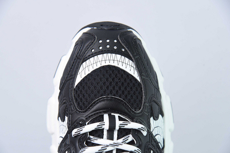 dio* sneaker