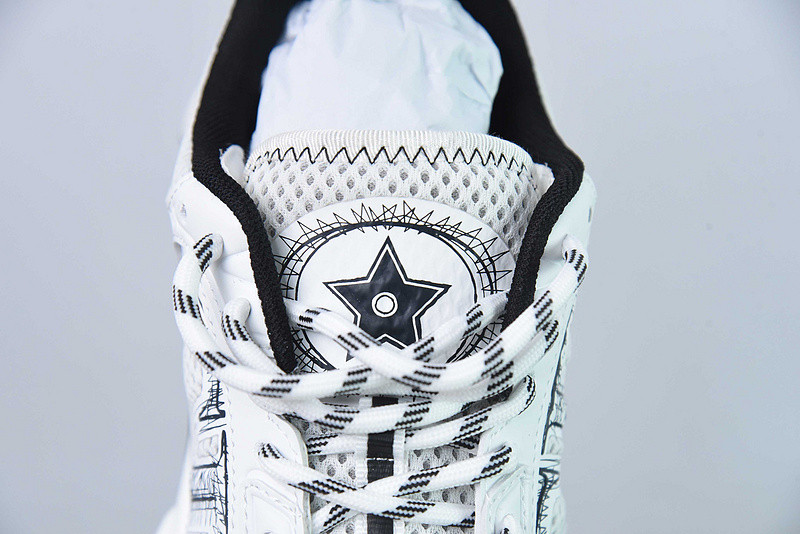 dio* sneaker