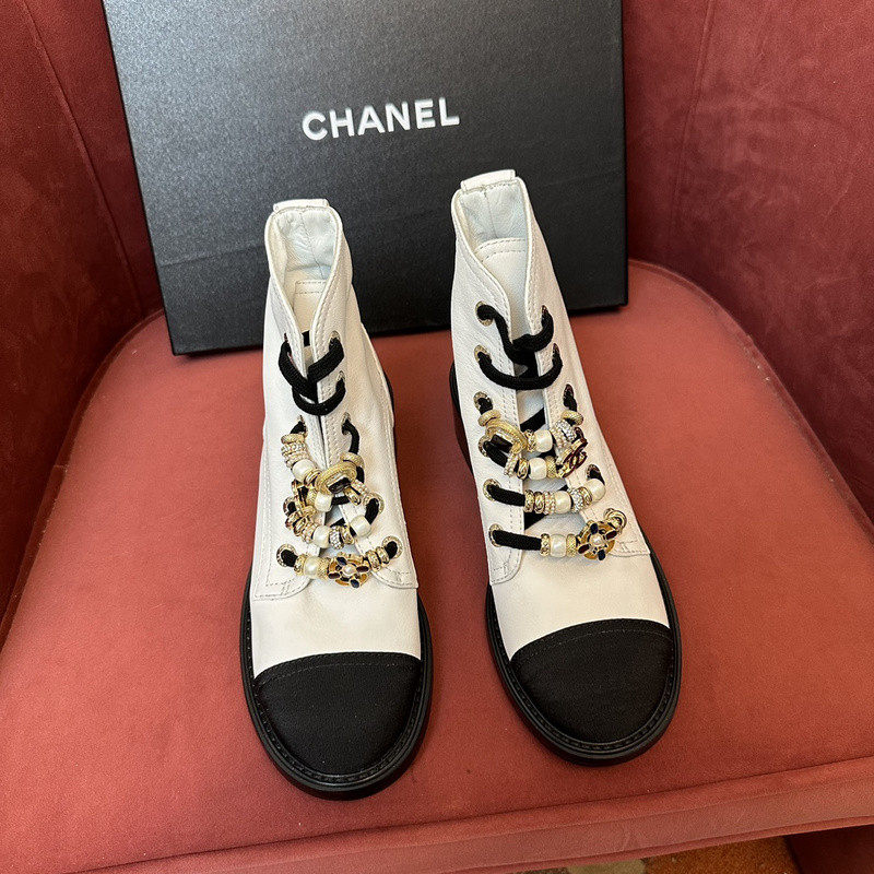 Ch*el sneaker