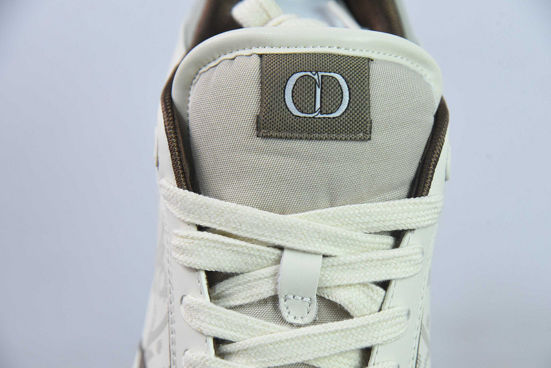 DIO* SNEAKER