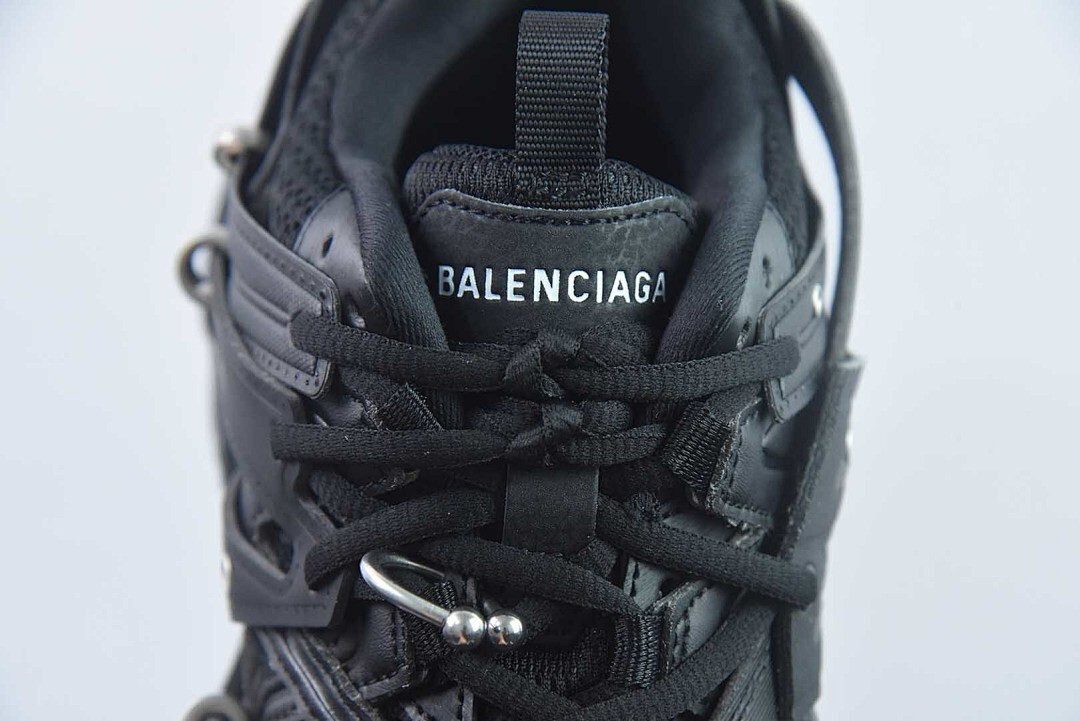BC TRACK SNEAKER