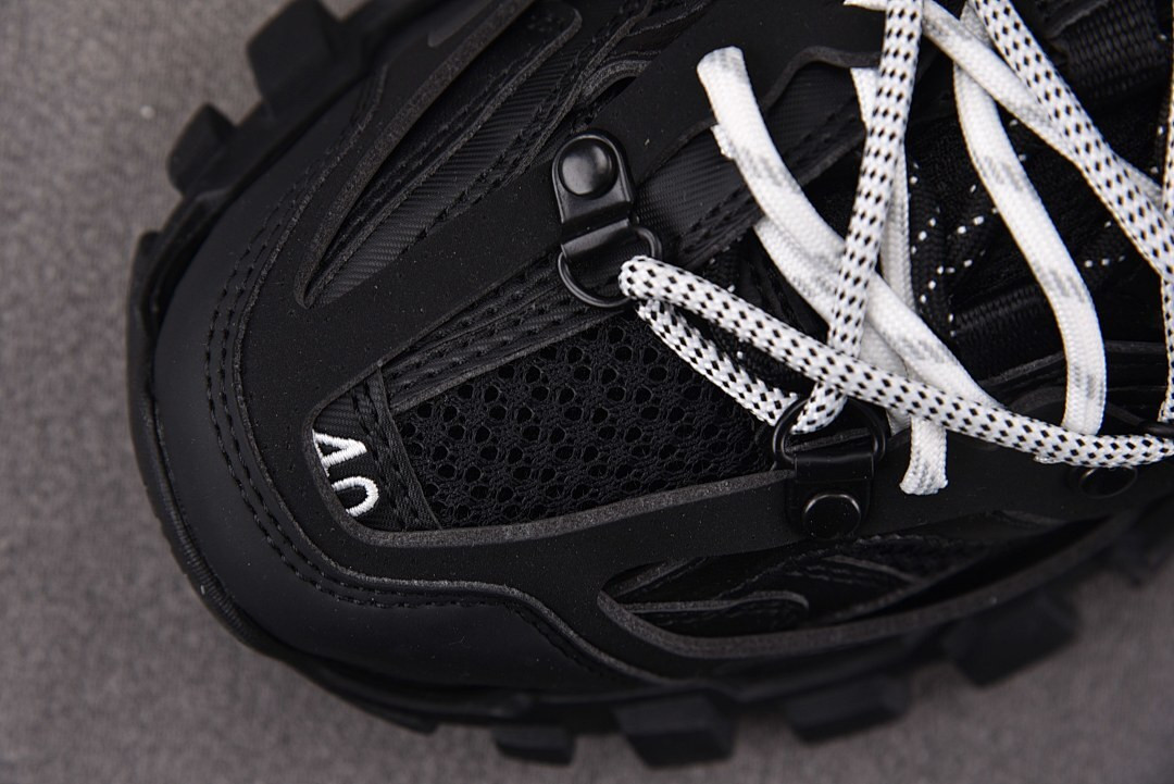 BC TRACK SNEAKER