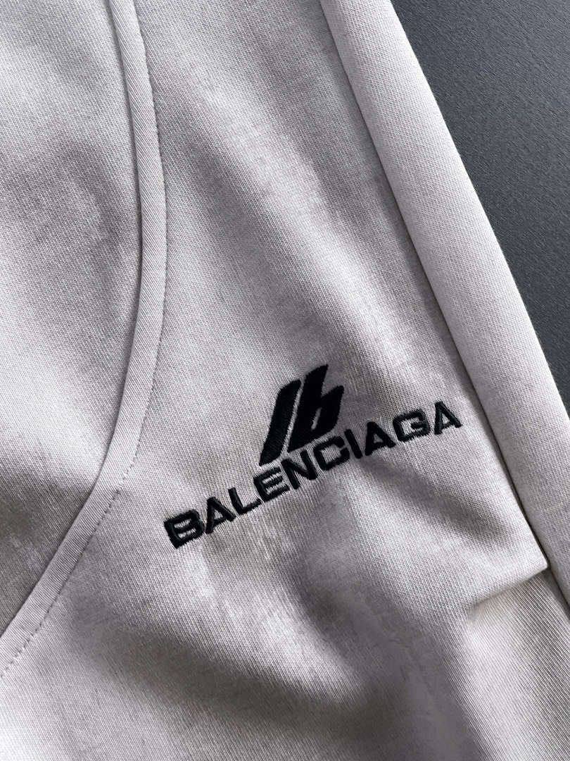 Ba1en*iaga Clothes
