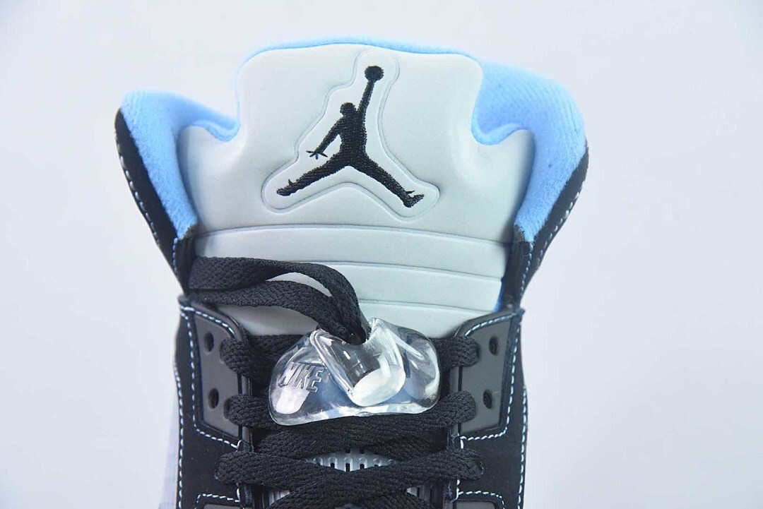 Air Jordan 5 “Black/University Blue” DD0587-008