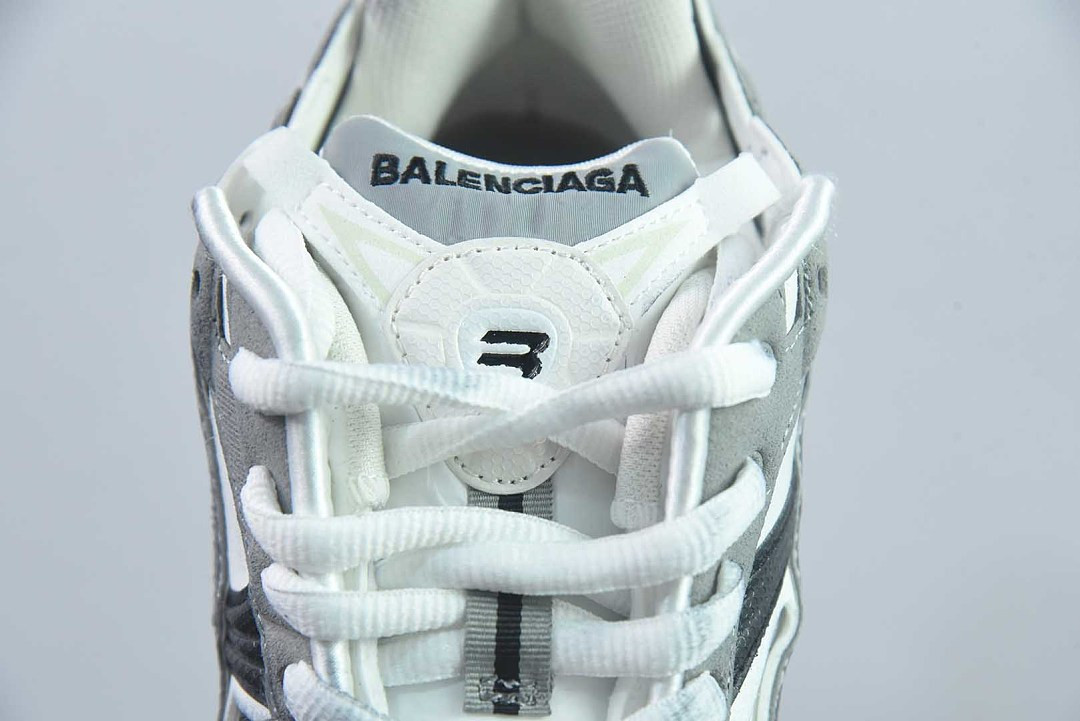 Ba1en*iaga Runner Sneaker LED