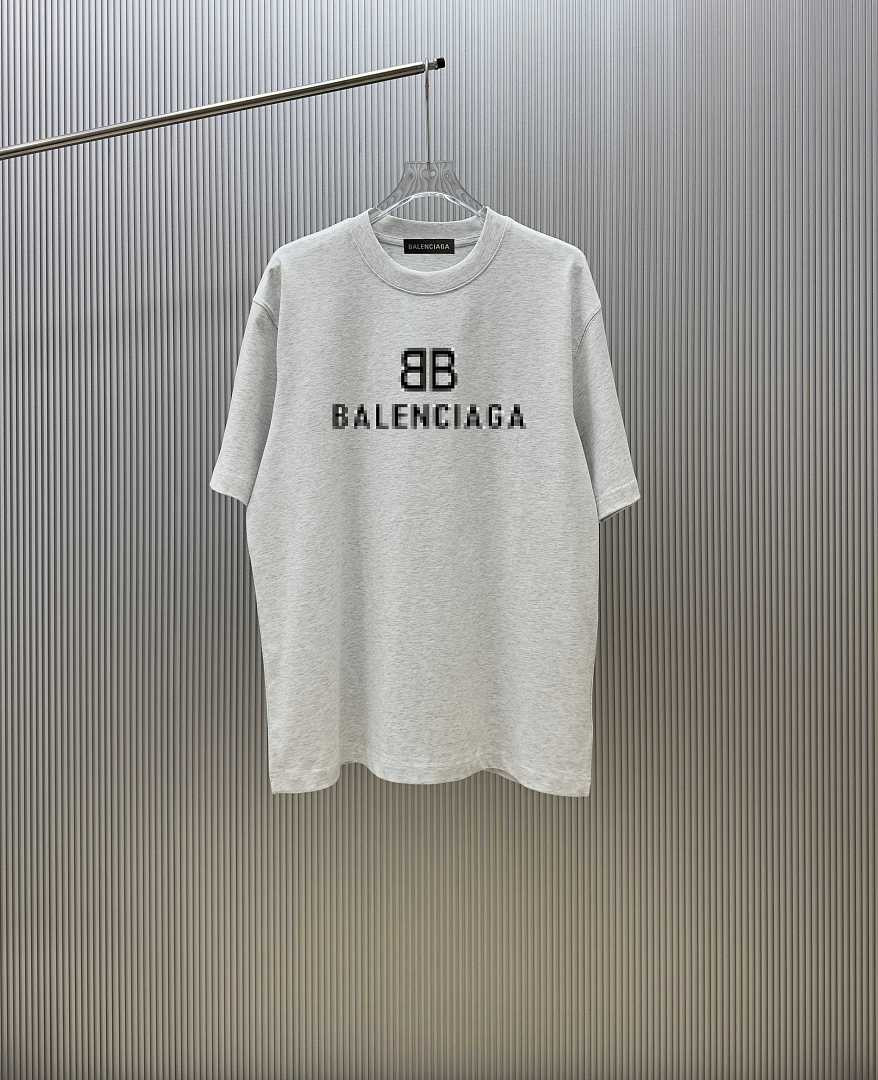 Ba1en*iaga Clothes