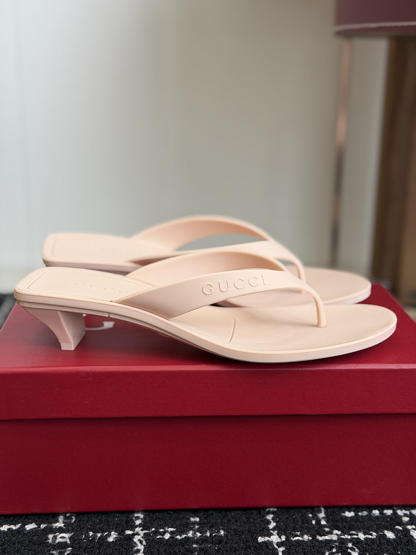 Gvc*1 SANDALS