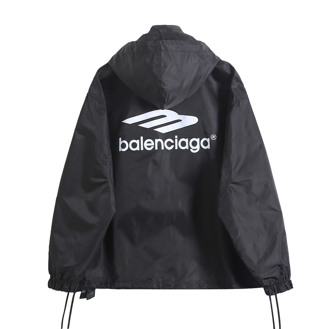 Ba1en*iaga Clothes