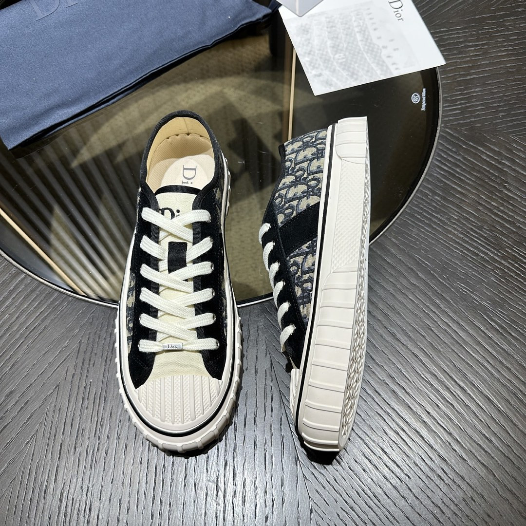DIO* SNEAKER