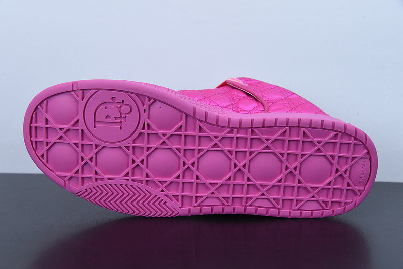dio* sneaker
