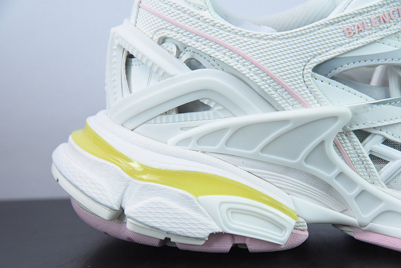 bc track sneaker