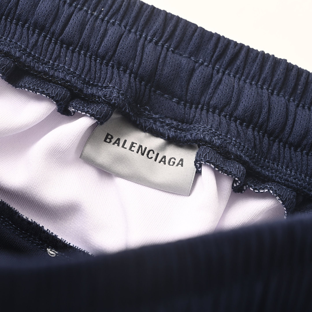 Ba1en*iaga Clothes