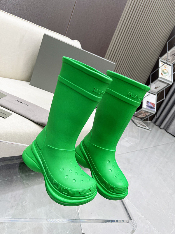 crocs™ boot in green