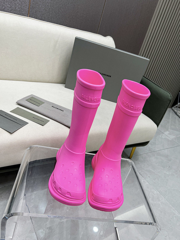 crocs™ boot in pink