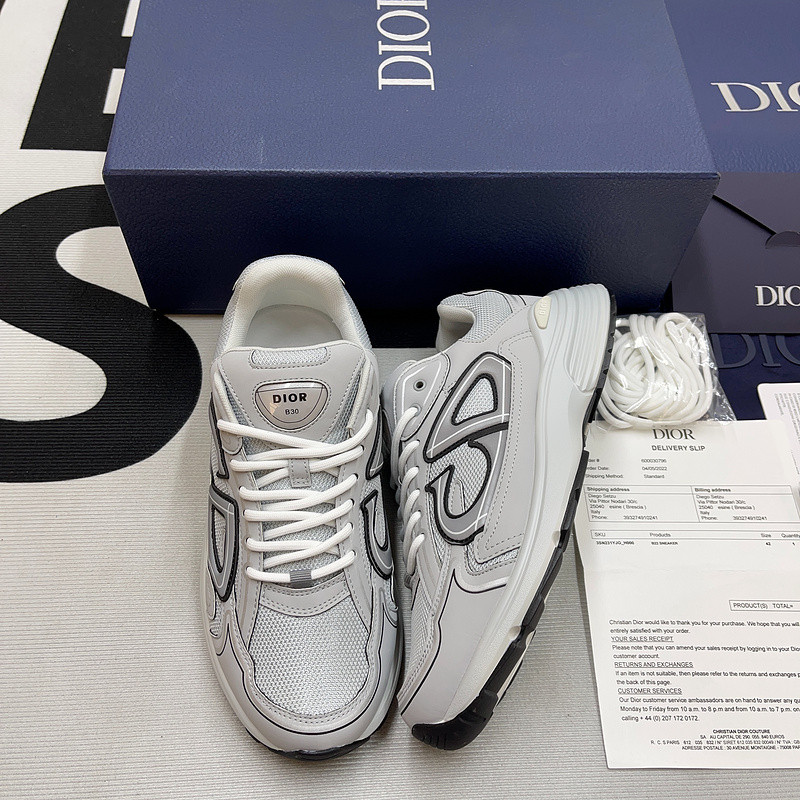 dio* sneaker