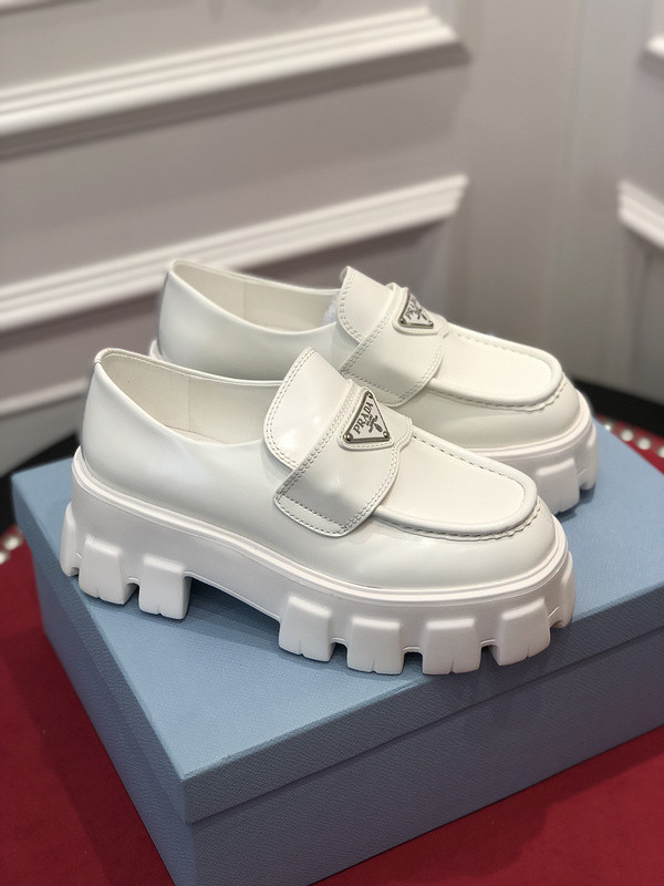 pr sneaker