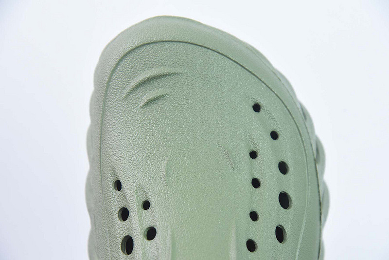 crocs echo clog army green