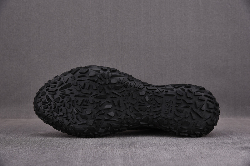 dio* sneaker