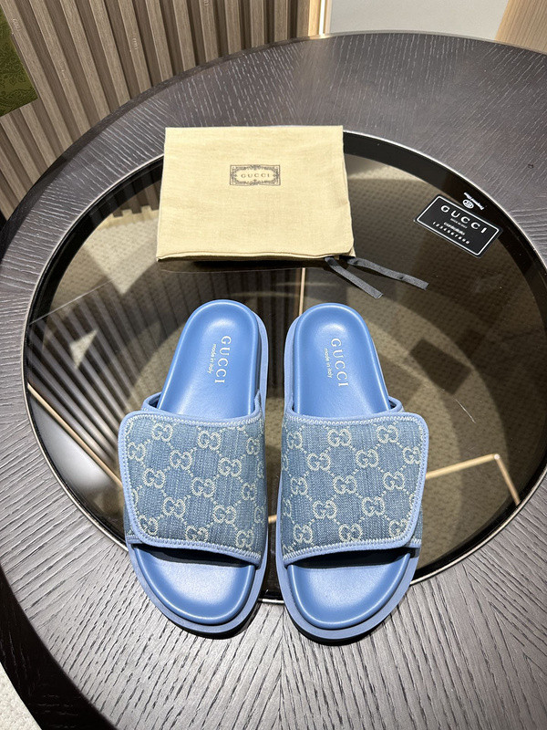 g*u*i sandals